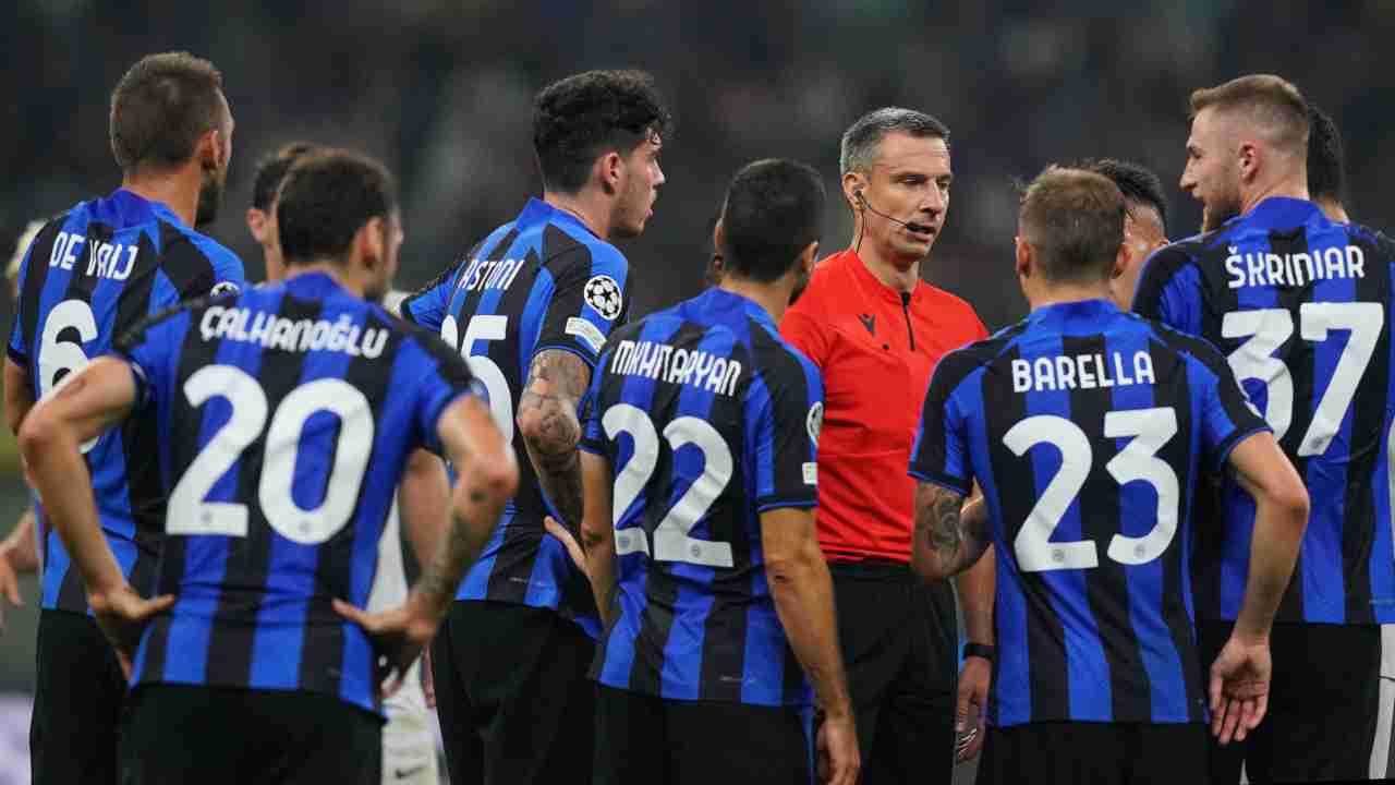 Inter intorno all'arbitro: tanti episodi dubbi nel match con il Barcellona