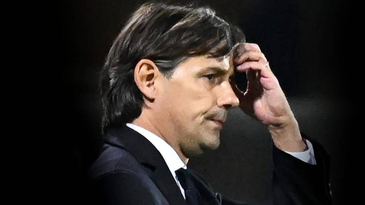 Inzaghi con la mano sul viso Inter