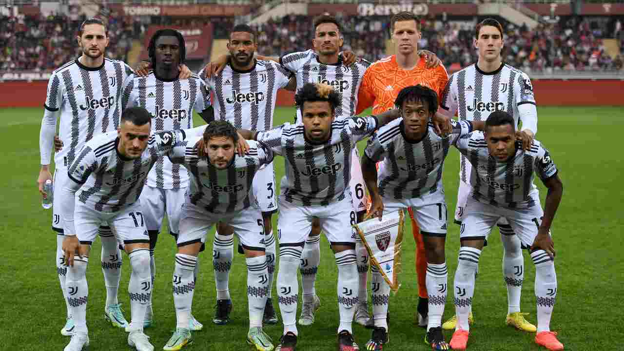 Giocatori della Juve in posa per la foto