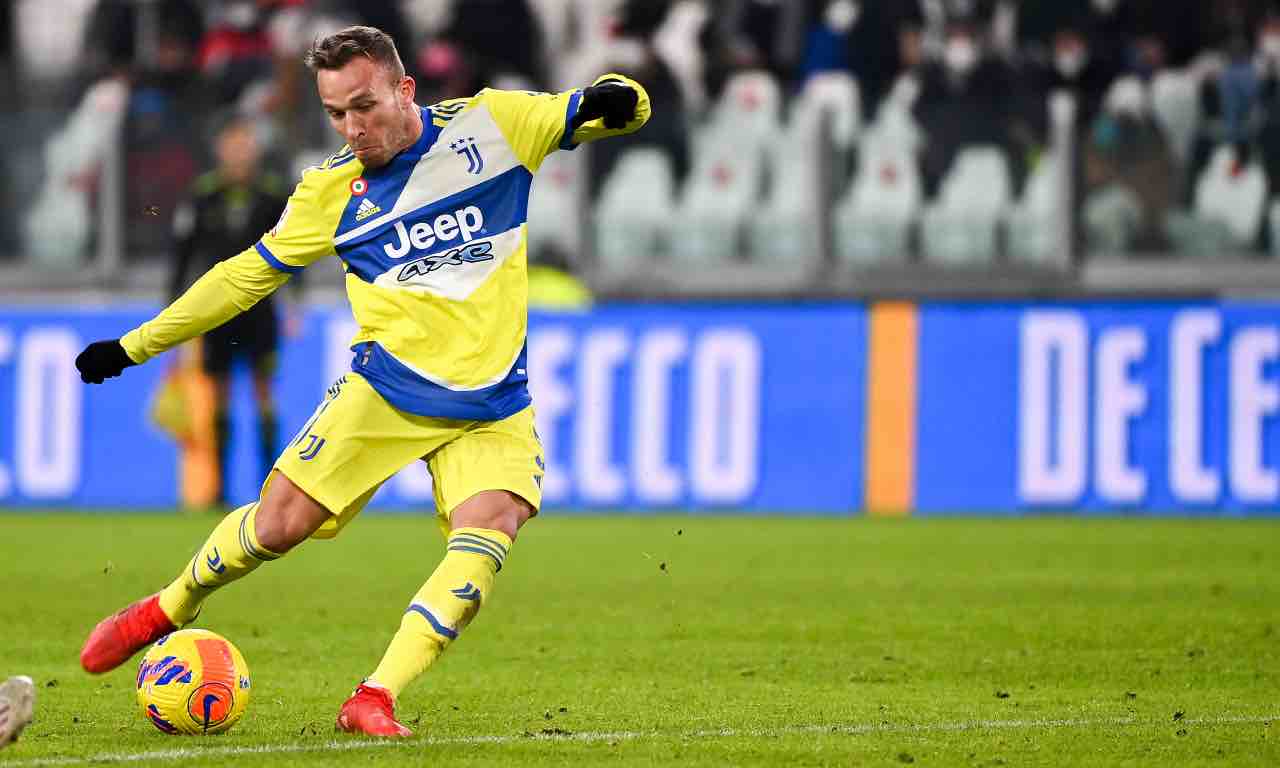 Arthur in campo con la Juventus