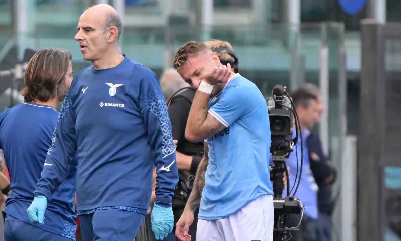 Immobile esce dal campo per infortunio