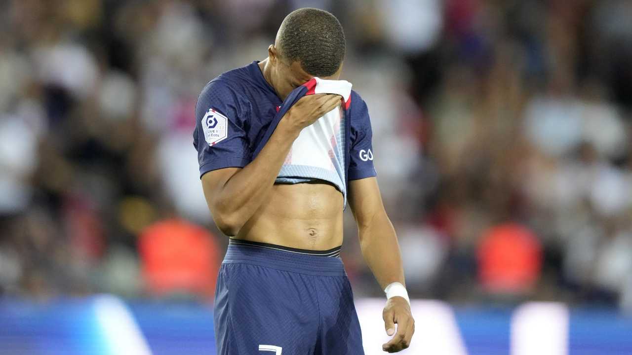 Mbappé triste, vuole lasciare il PSG