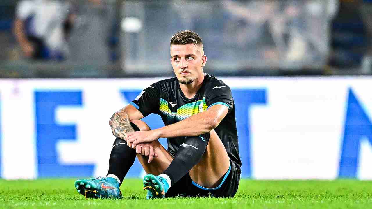 Milinkovic Savic attonito: il centrocampista è concentrato sul campo