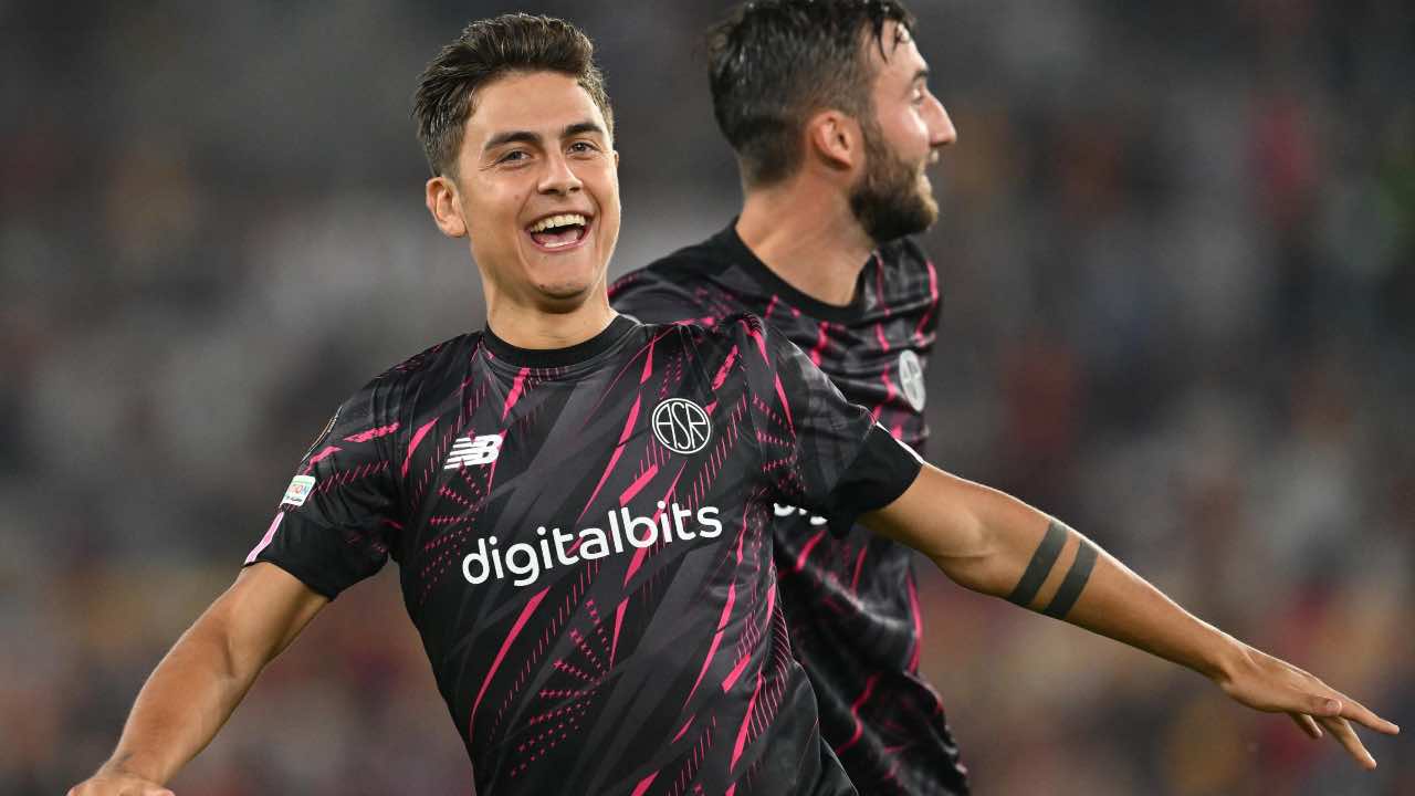 Paulo Dybala esulta