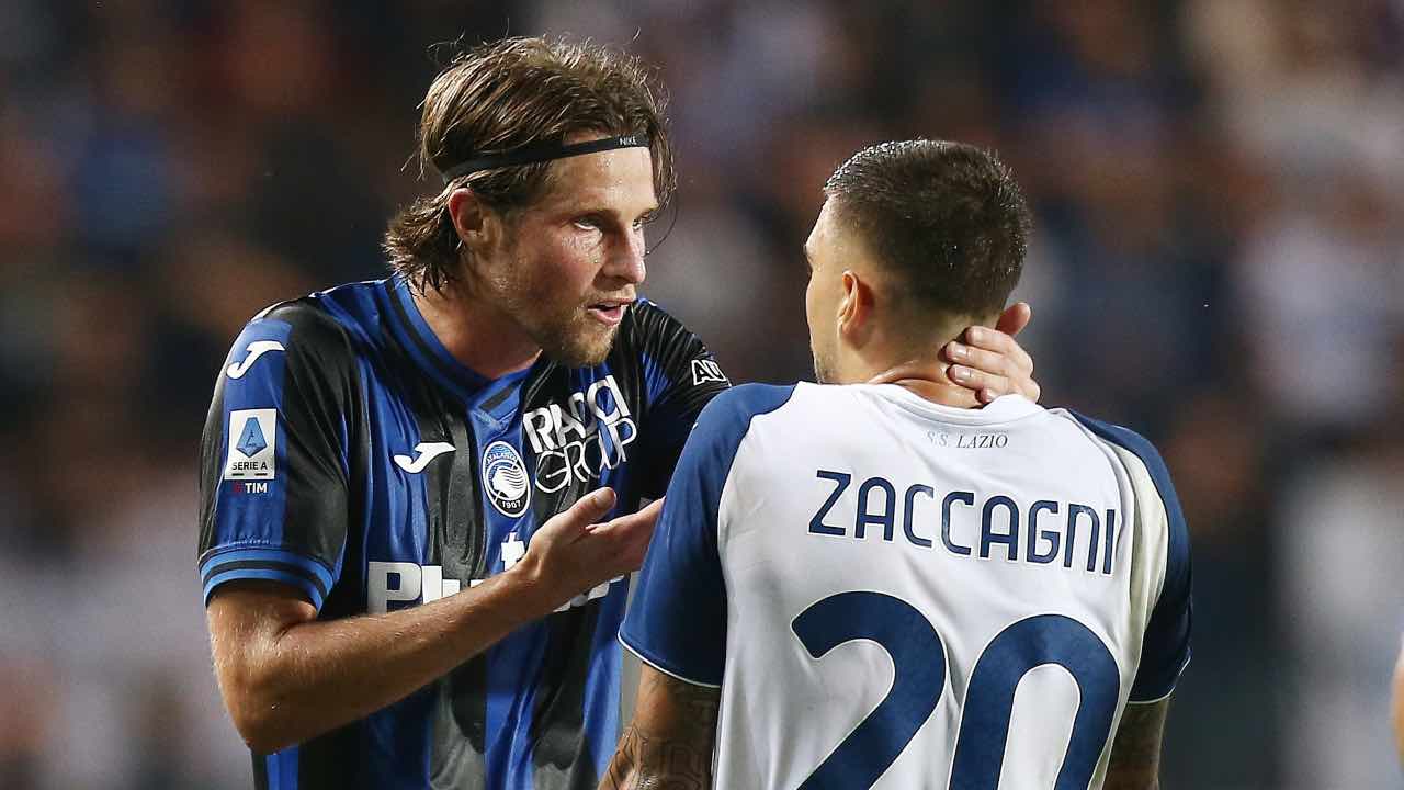 Hateboer e Zaccagni discutono