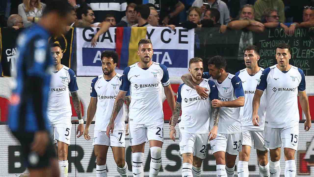 Lazio-Atalanta in campo