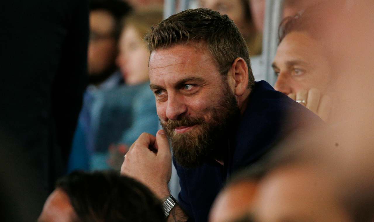 Daniele De Rossi sorride