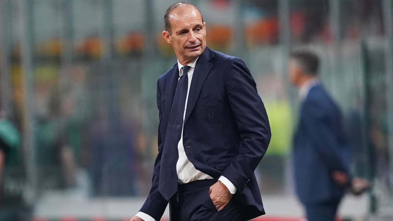 Massimiliano Allegri pensieroso