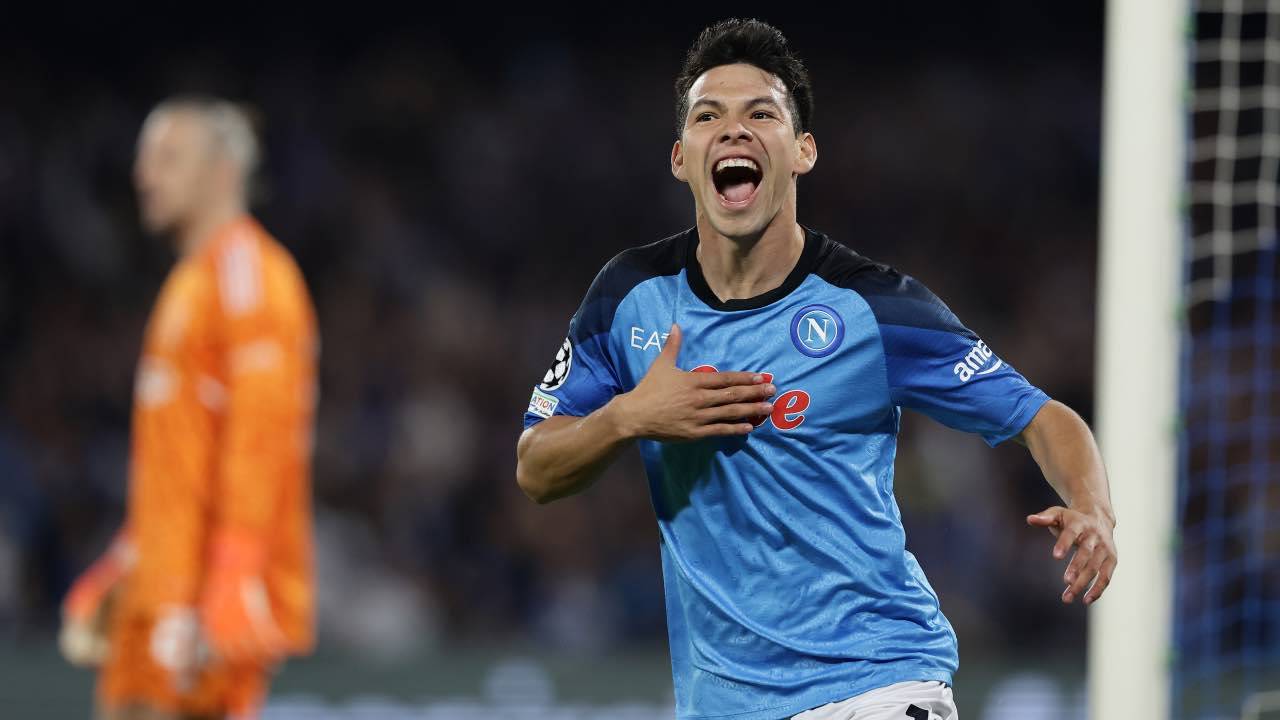 Hirving Lozano esulta