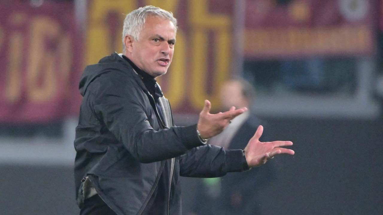 Josè Mourinho perplesso