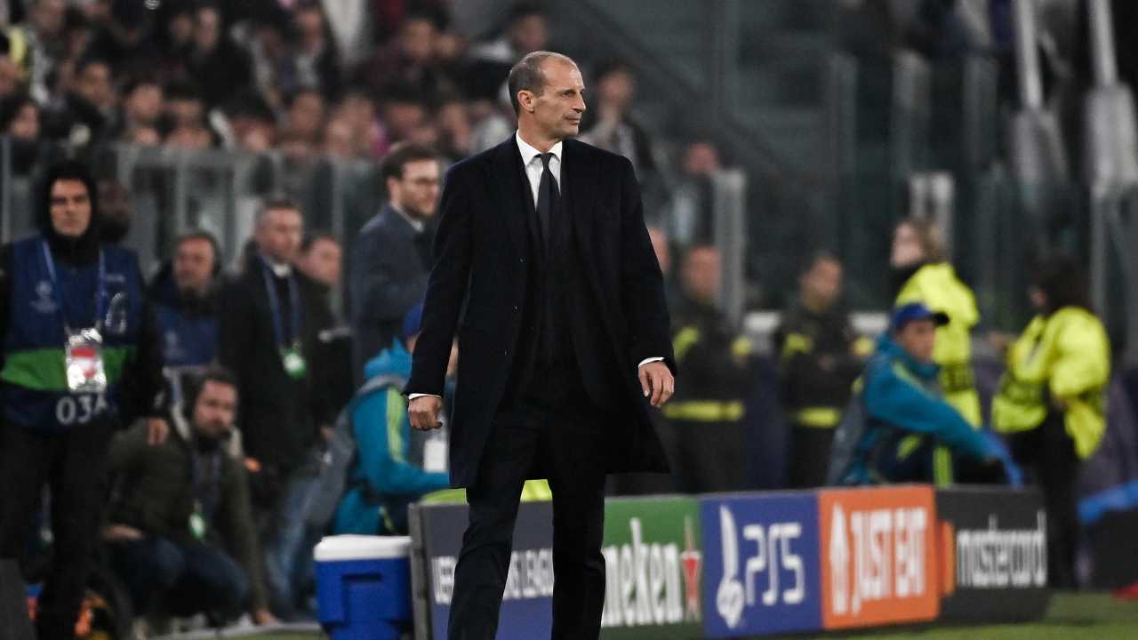 Allegri a bordocampo in Juventus-PSG