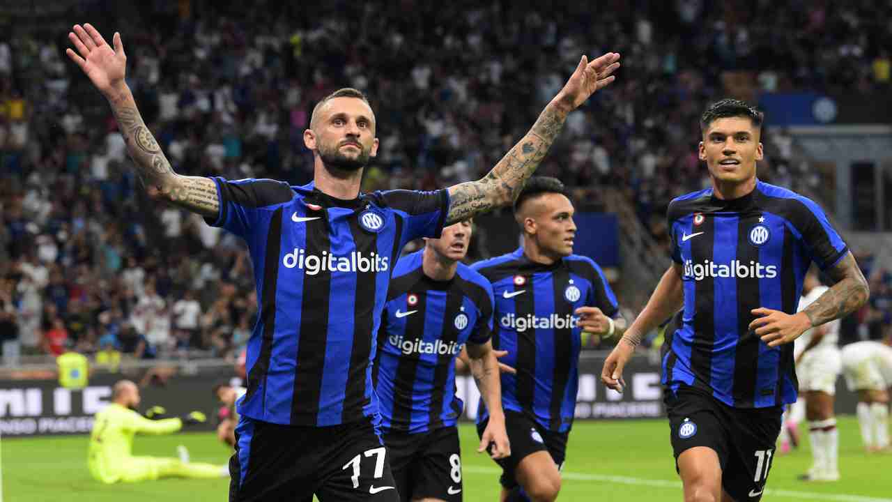 Brozovic esulta con i compagni Inter 