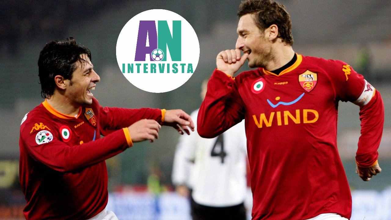 Mauro Esposito esulta con Totti