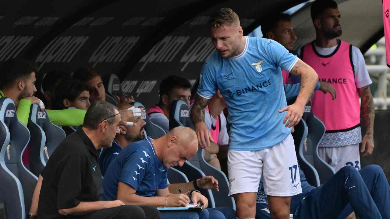 Immobile vicino alla panchina Lazio