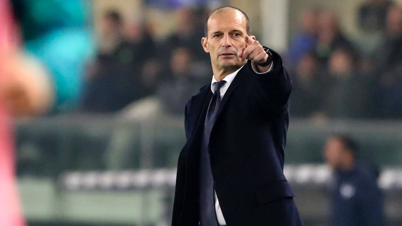 Massimiliano Allegri pensieroso