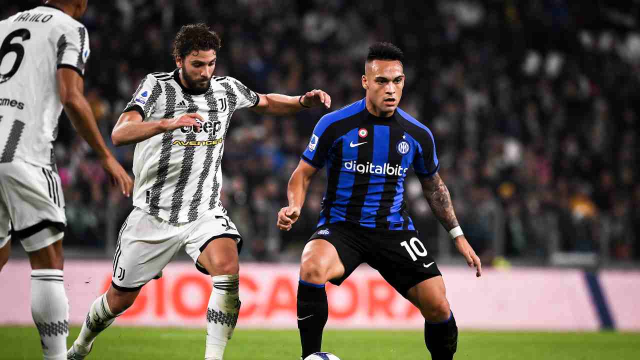 Locatelli e Lautaro Martinez in Juventus-Inter