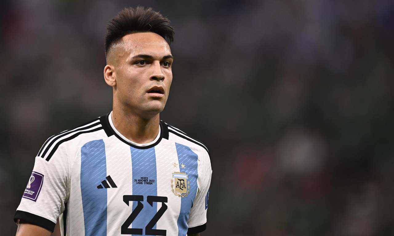 Lautaro Martinez pensieroso 