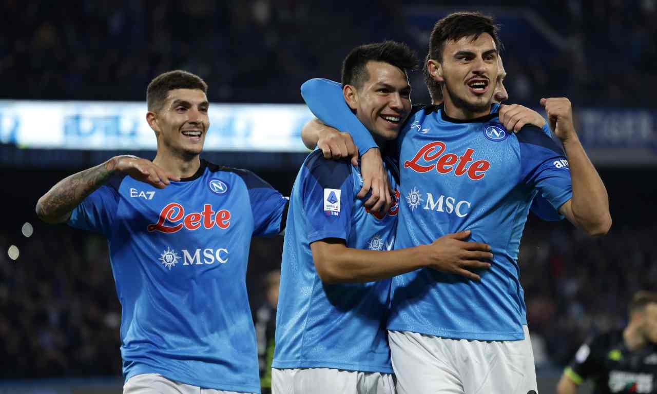 Lozano esulta con Elmas e Di Lorenzo