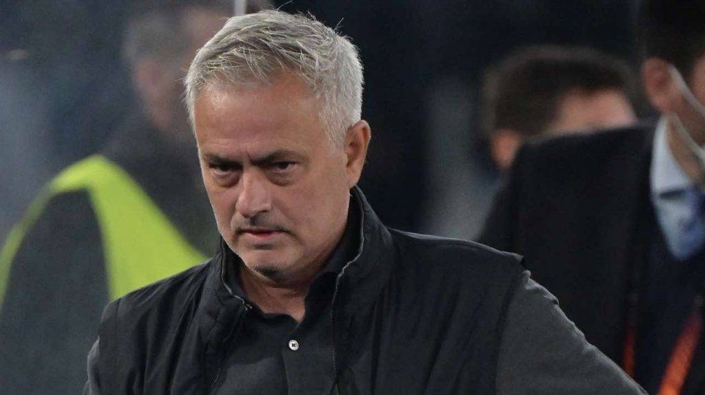 Roma, Mourinho osserva