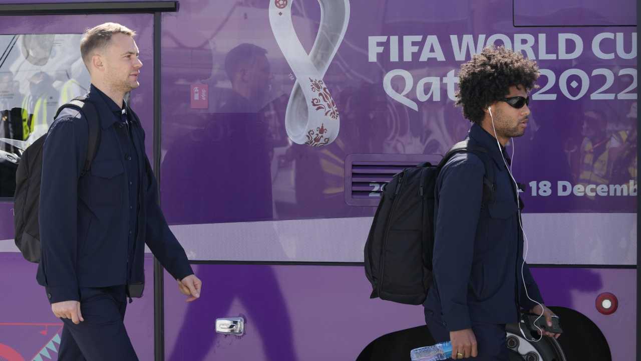 Neuer e Gnabry arrivano in Qatar