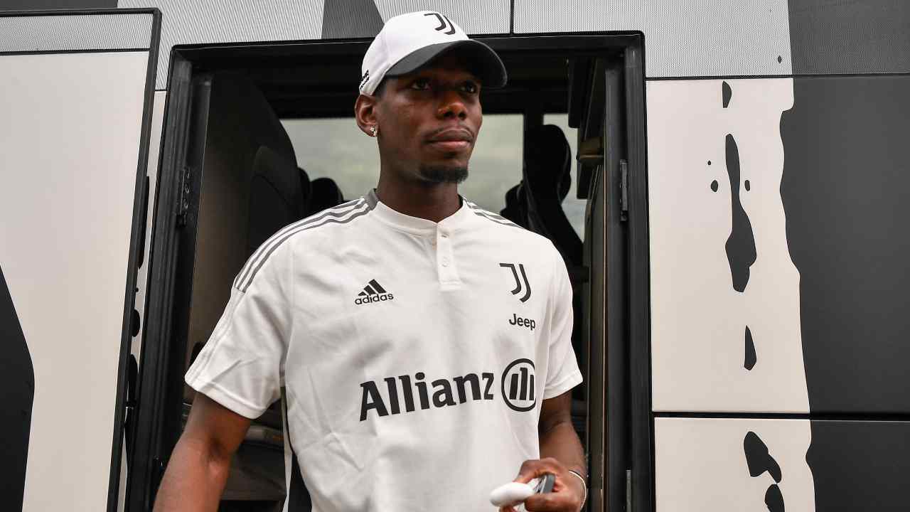 Pogba con la divisa della Juventus