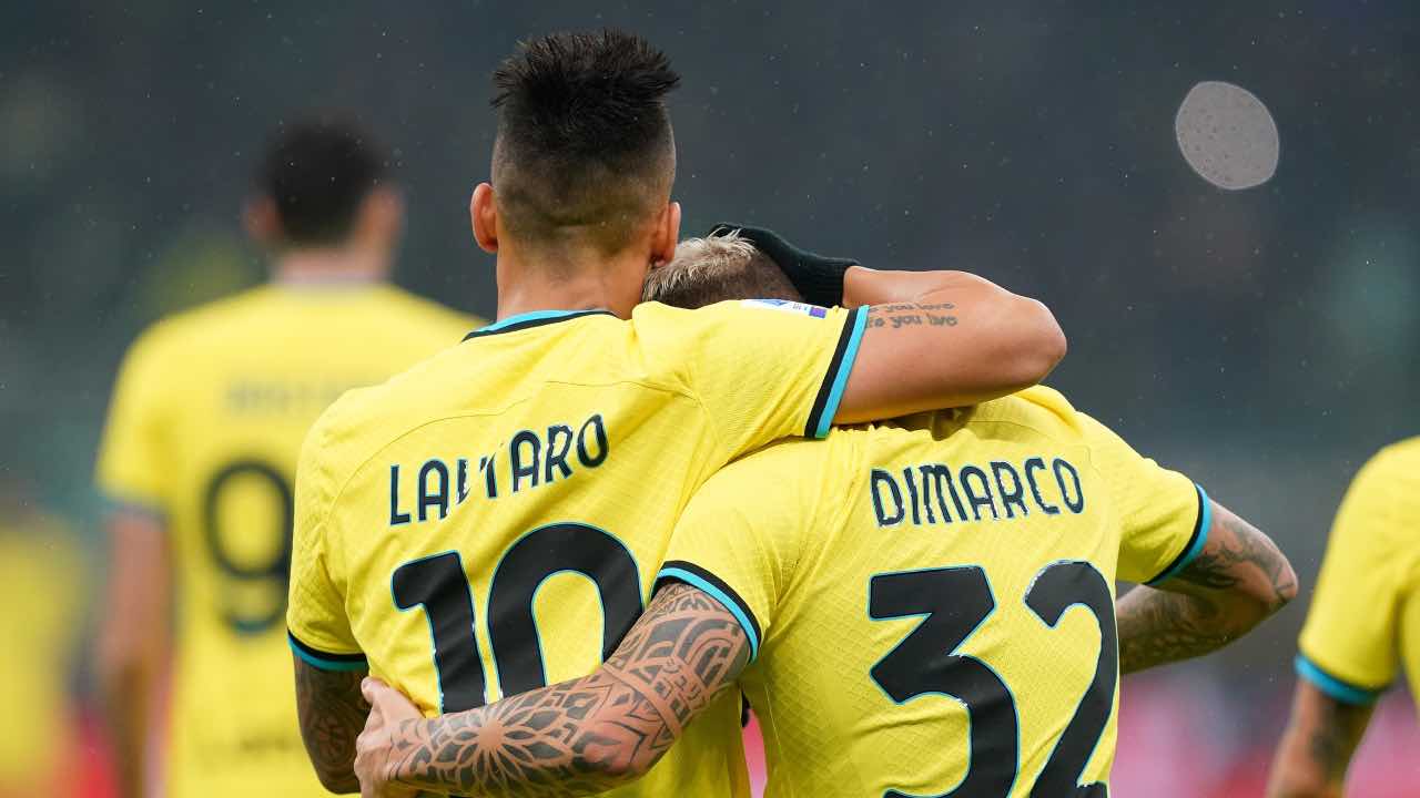 Lautaro e Dimarco esultano