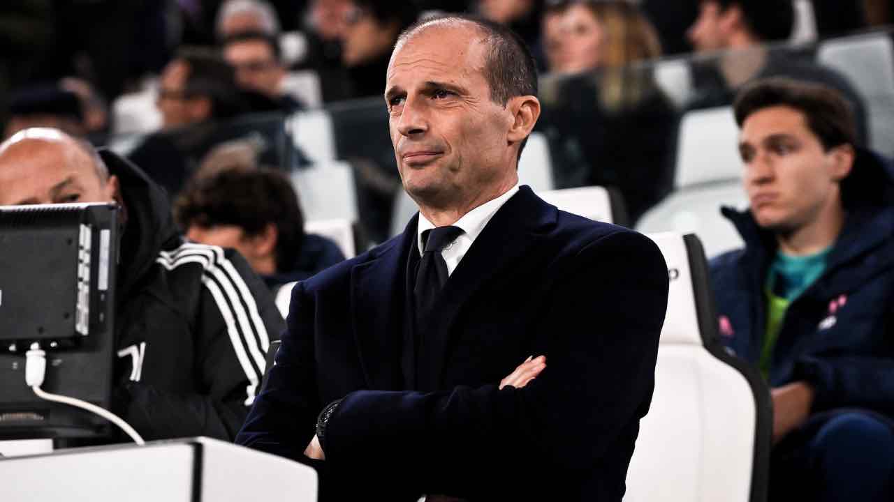 Massimiliano Allegri pensieroso 