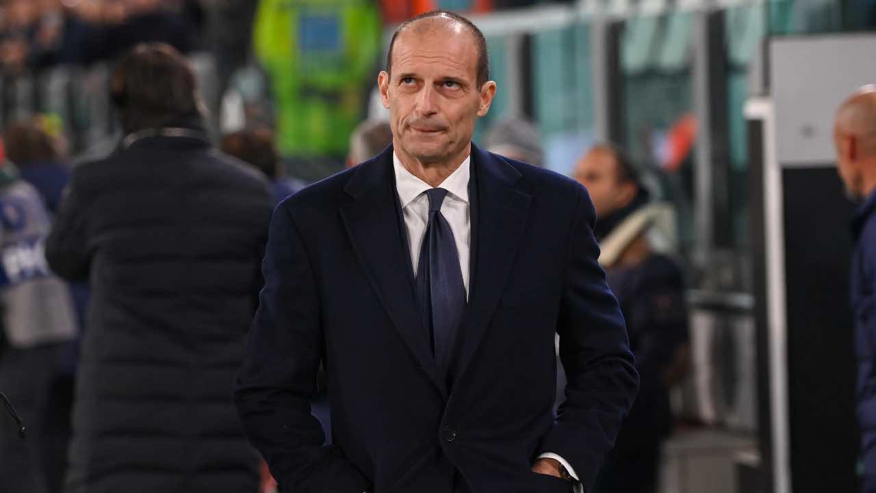 Massimiliano Allegri pensieroso