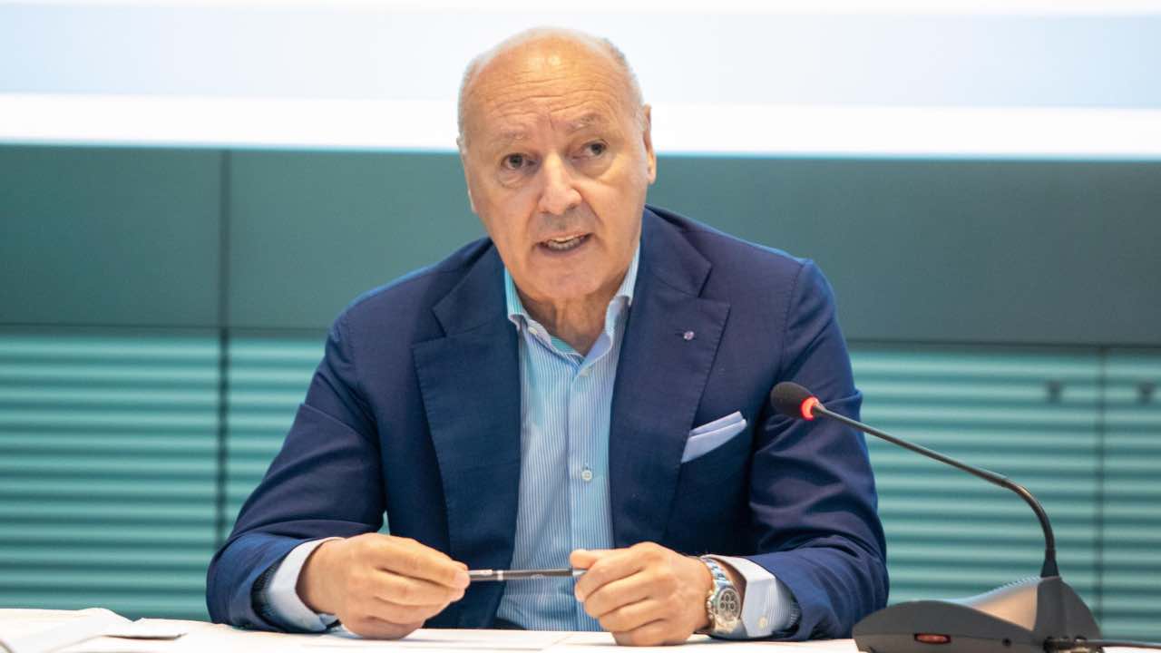 Beppe Marotta in conferenza