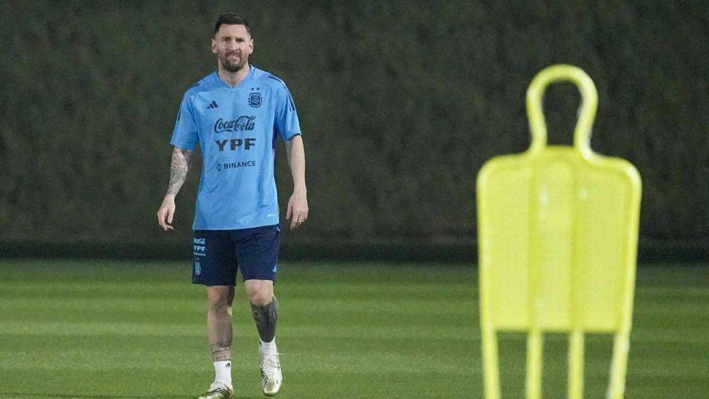 Leo Messi con la maglia dell'Argentina