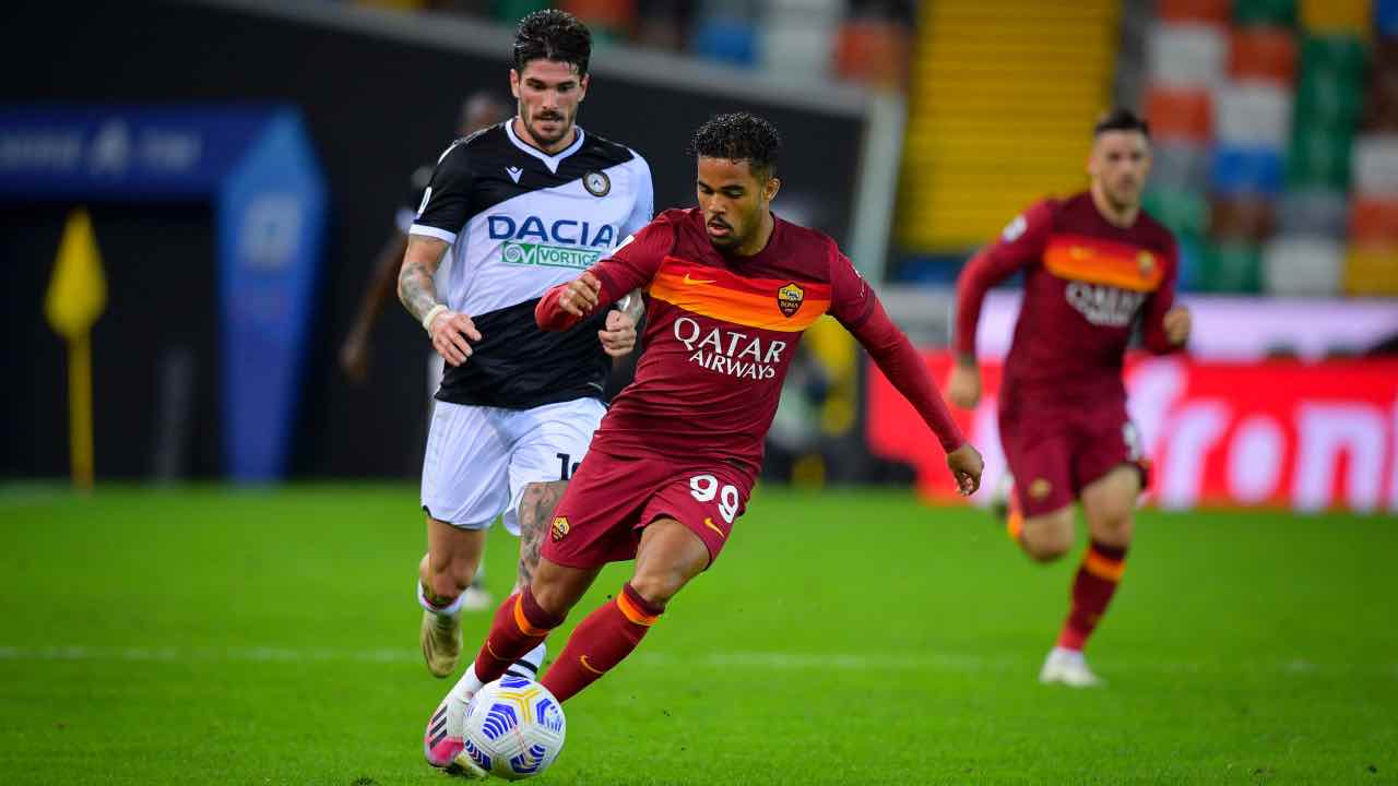 Justin Kluivert con la maglia della Roma