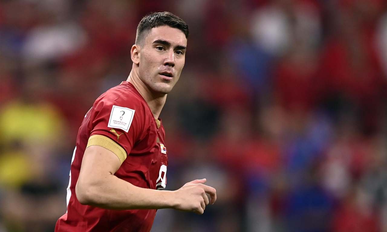 Vlahovic in campo con la Nazionale serba