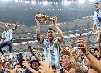 Messi solleva la coppa Argentina
