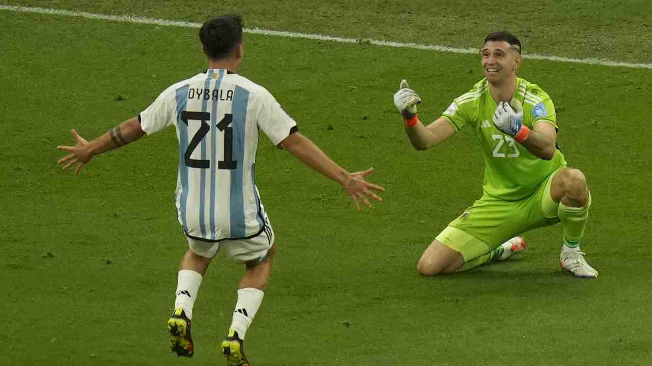 Dybala e Martinez esultano Argentina
