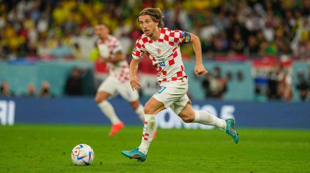 Modric porta palla