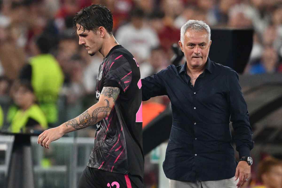 Mourinho con Zaniolo 