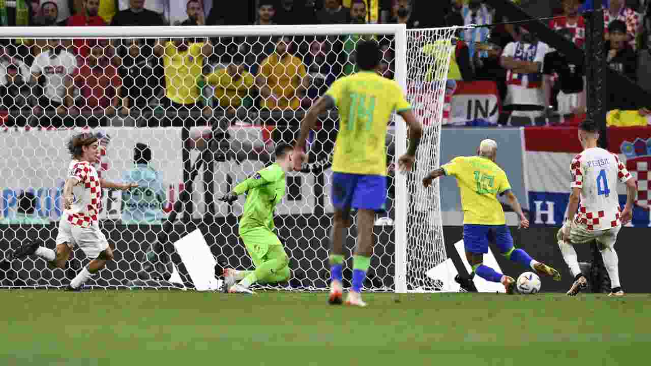 Con il gol alla Croazia, Neymar ha raggiunto Pelé a 77 reti 