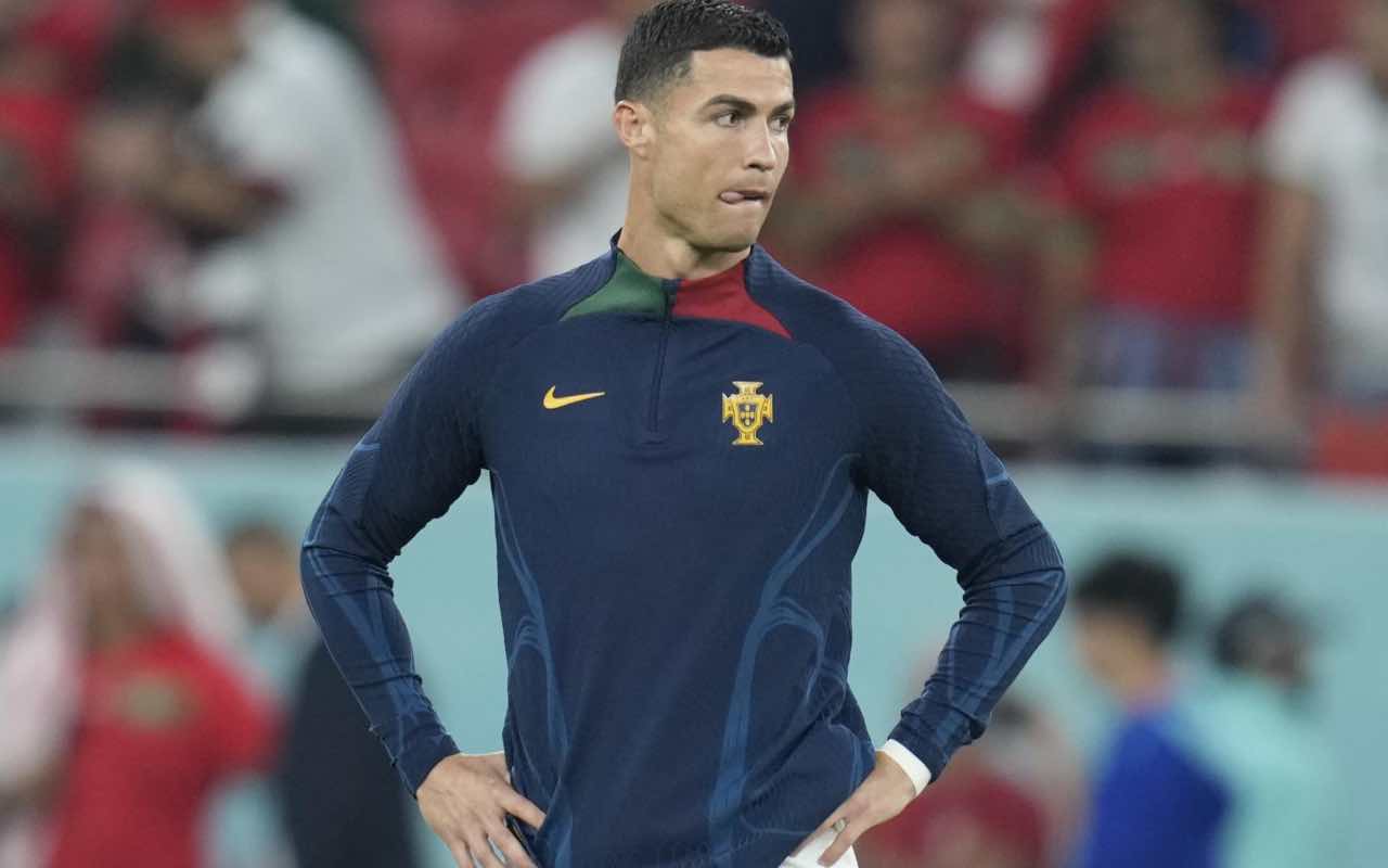 Ronaldo durante il riscaldamento col Portogallo