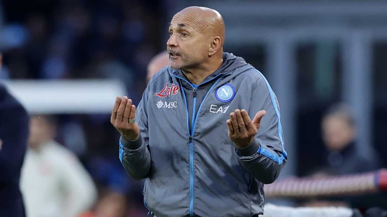 Luciano Spalletti pensieroso