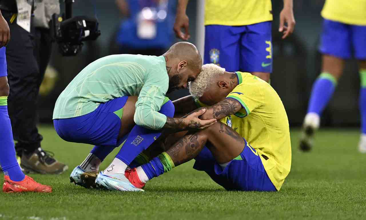Croazia-Brasile, Dani Alves consola Neymar in lacrime