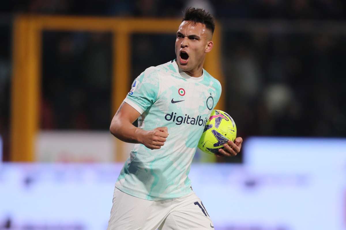 Lautaro Martinez esulta