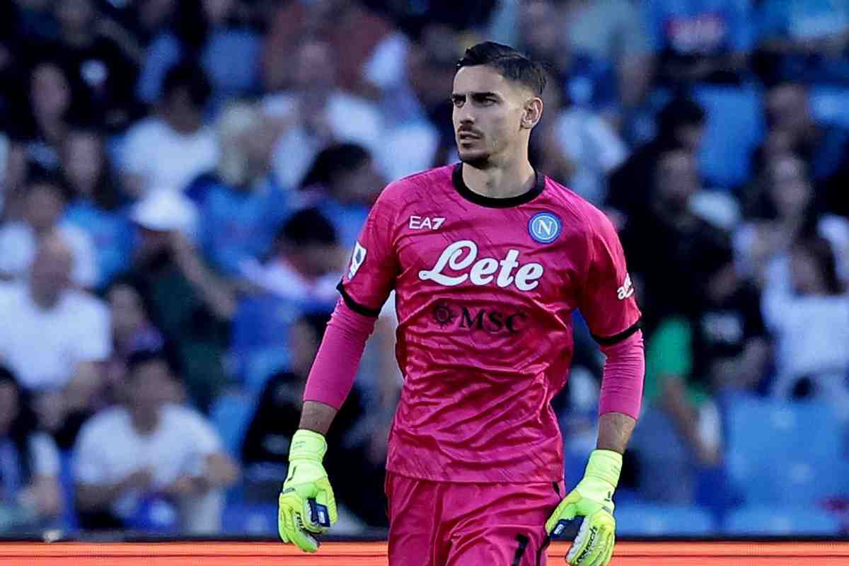 Meret in campo Napoli