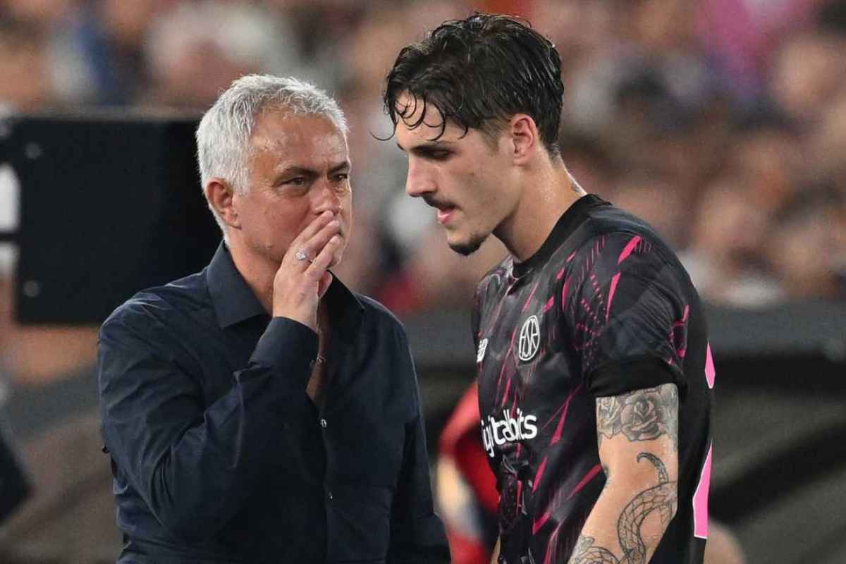 Mourinho parla con Zaniolo