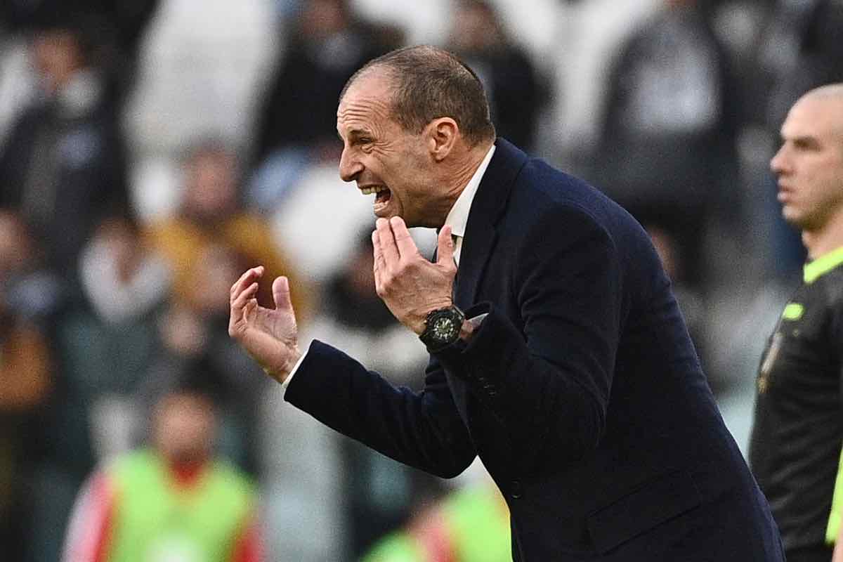 Allegri dà indicazioni alla squadra