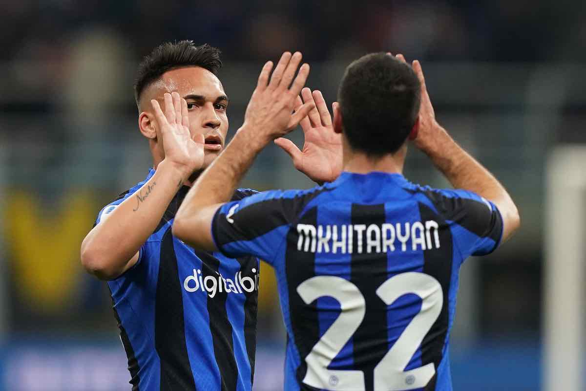 Lautaro Martinez e Mkhitaryan esultano contro l'Udinese