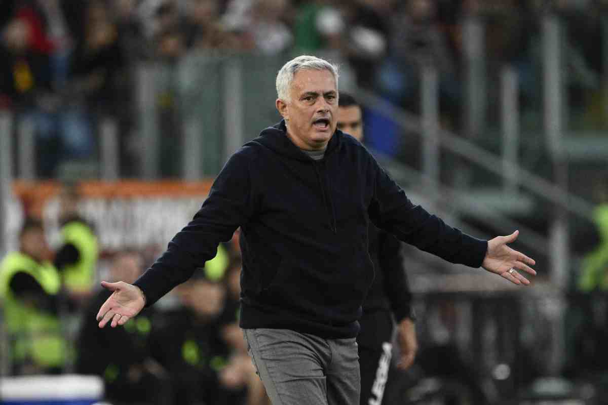 Mourinho a bordo campo