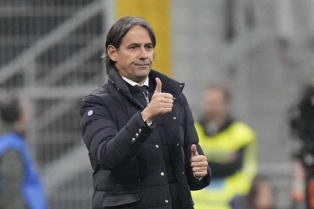 Inzaghi fa segno dell'ok con il pollice Inter