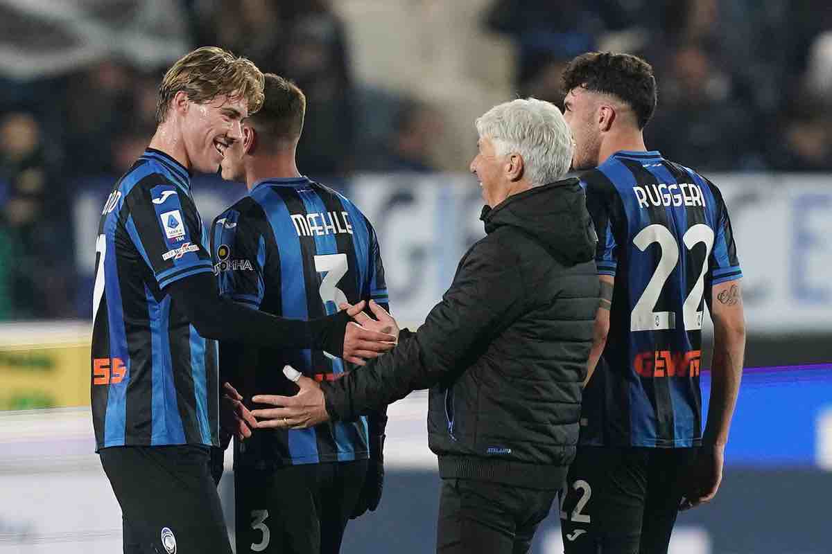 Gasperini si complimenta con Hojlund