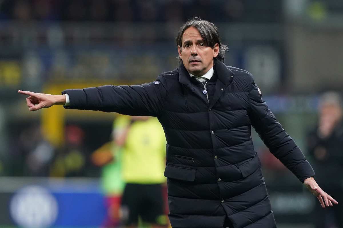 Inzaghi dà indicazioni alla squadra