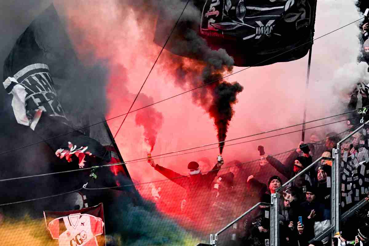 Napoli Eintracht tifosi